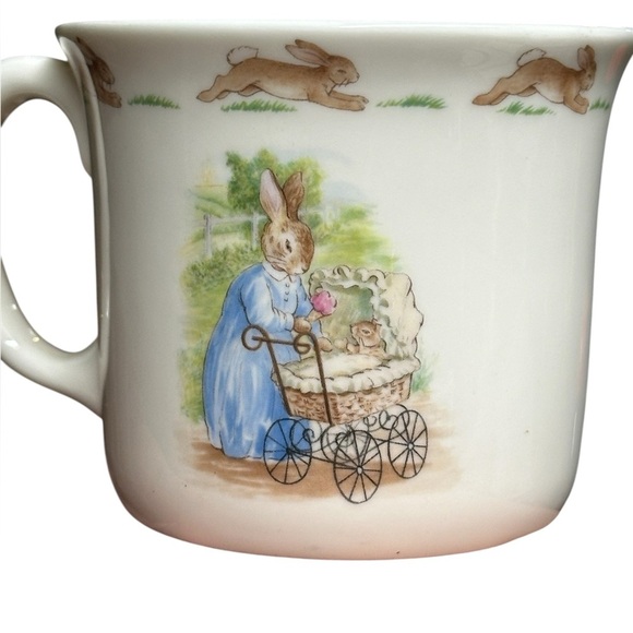 Royal Doulton 1988 “Bunnykins” English Bone China Mug with Bunny Design - Picture 4 of 6